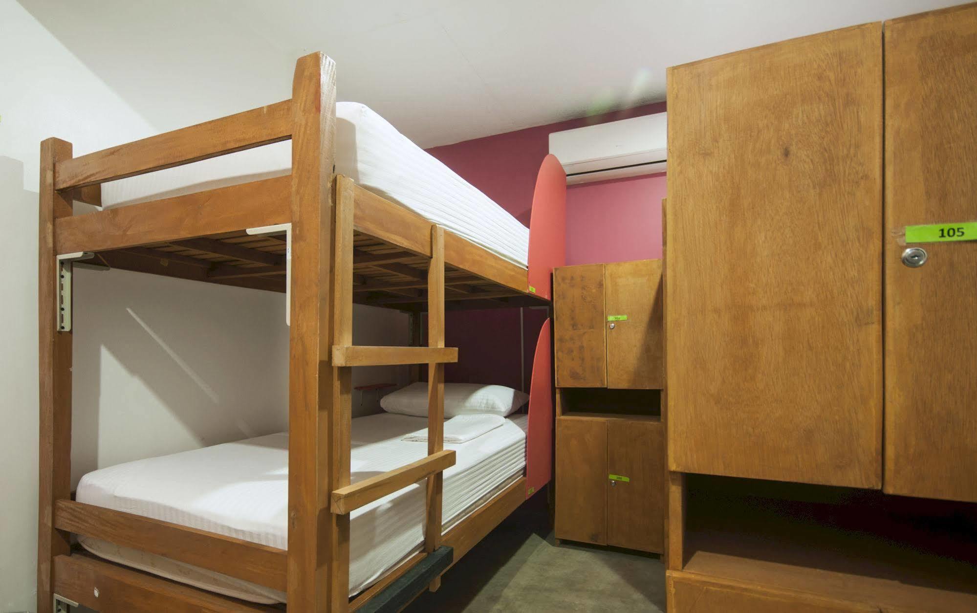 Mnl Boutique Hostel Makati City Extérieur photo